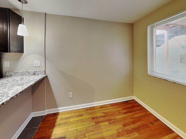 Building Photo - Lantern Square Apartments-A3