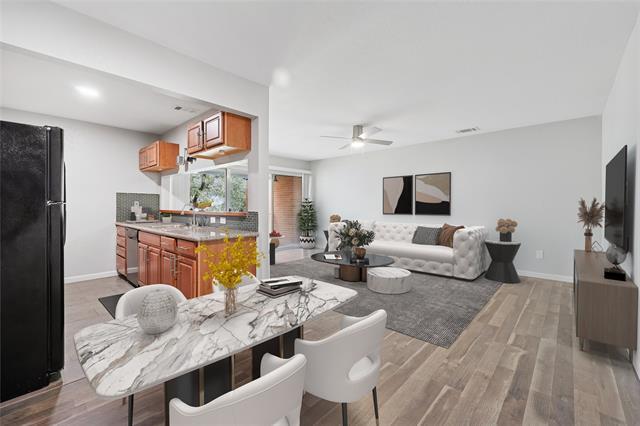 Primary Photo - 526 E Avenue J