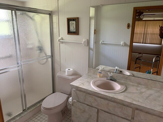 Building Photo - Beautiful Spring Hill pool home