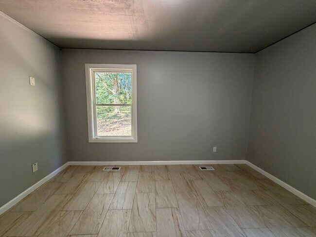 Building Photo - 2157 Nelms Dr SW