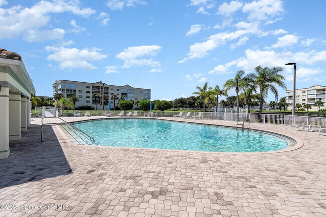 Building Photo - 8871 Lake Dr