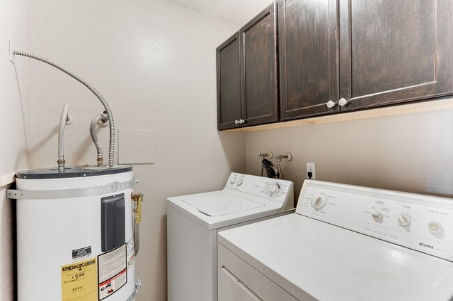Building Photo - HOUSING CHOICE VOUCHER APPROVED! Modern Comfort in a Charming 2-Bed, 2-Bath Upstairs Unit!