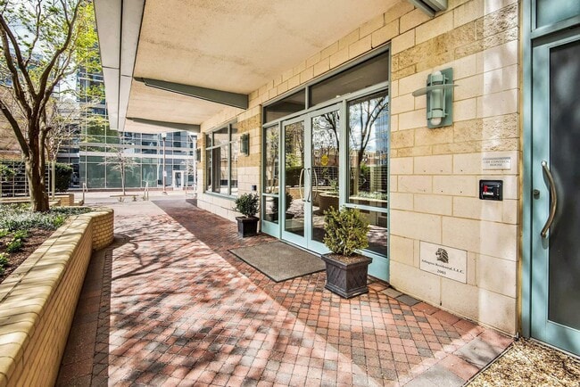 Building Photo - 851 N Glebe Rd