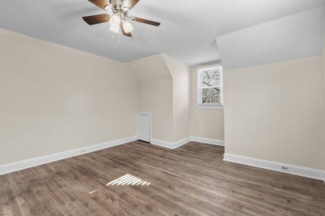 Building Photo - Spacious 1 Bedroom Duplex in Trinity Park, blocks from Duke! - Renovated & Pet Friendly