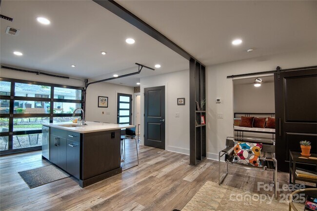 Building Photo - 3945 Rockfern Rd