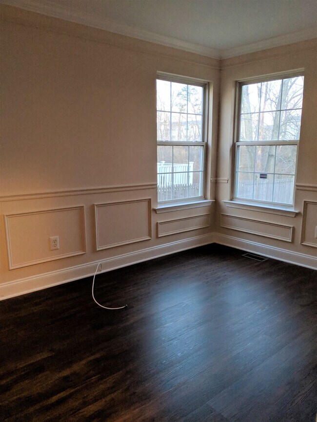 Building Photo - Elegant 5-Bedroom Colonial with Canal View...