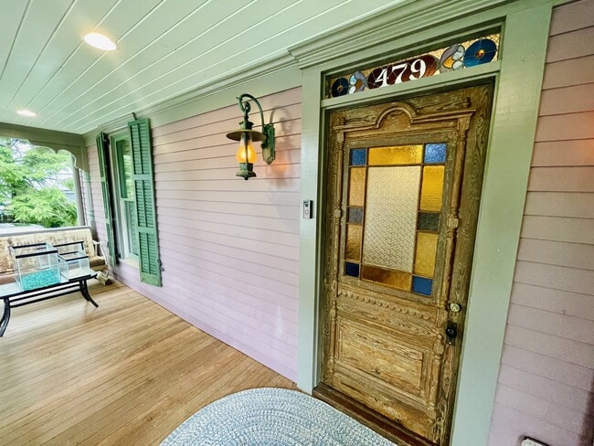 Building Photo - 479 W Park St