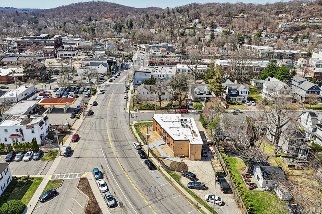 Building Photo - 325 Manville Rd