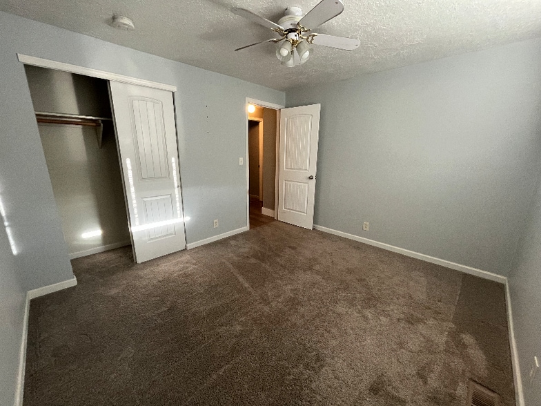 Building Photo - 1012 Whitman Ct