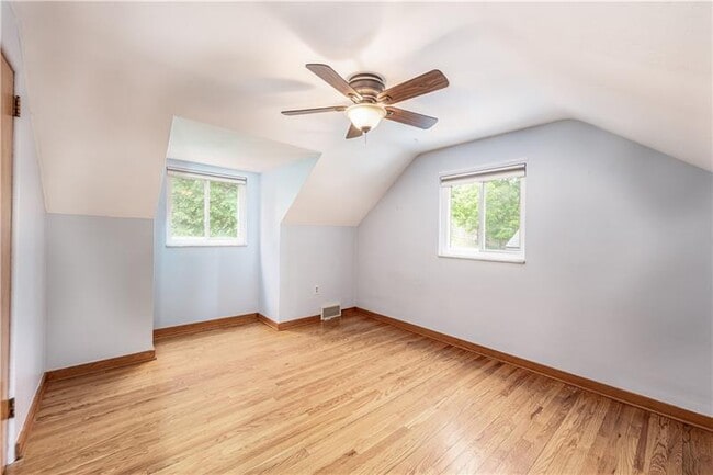 Building Photo - 1431 Lakeside Dr