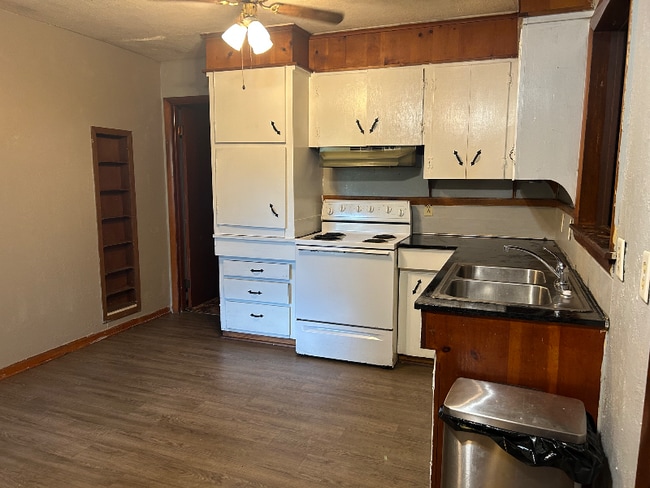 Building Photo - 5033 37th St