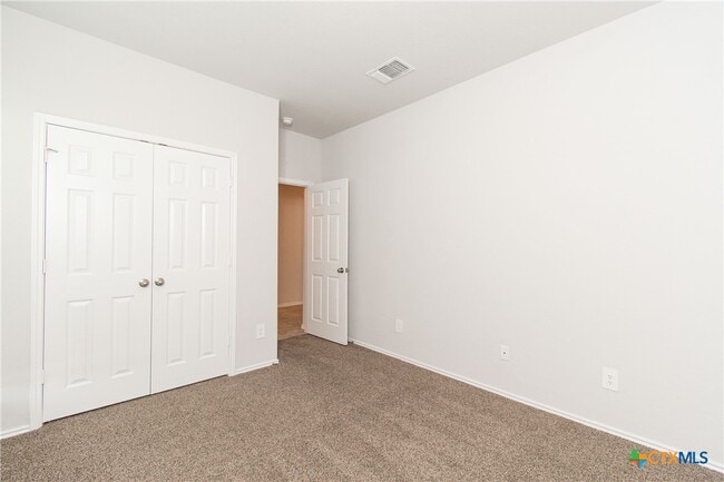 Building Photo - 2321 Aylesbury Dr