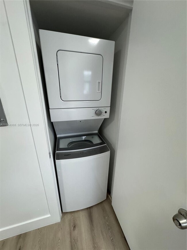 Building Photo - 1971 NW 2nd Ct