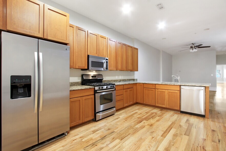 Kitchen-3 - 836 Park Ave