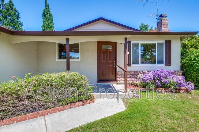 Building Photo - 1128 Kentwood Ave