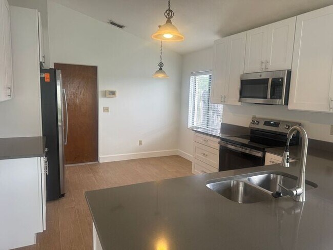 Building Photo - Charming Single-Family Home in Oviedo, FL