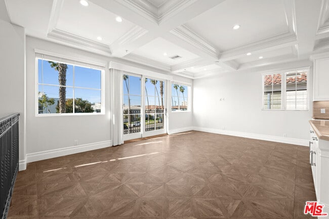 Building Photo - 816 S Catalina Ave