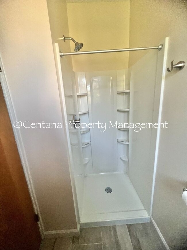 Building Photo - 731-733 Zarelda