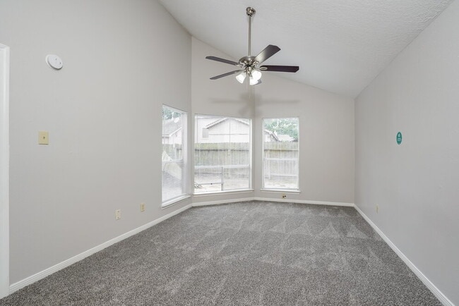 Building Photo - 6862 Heather Hollow Dr