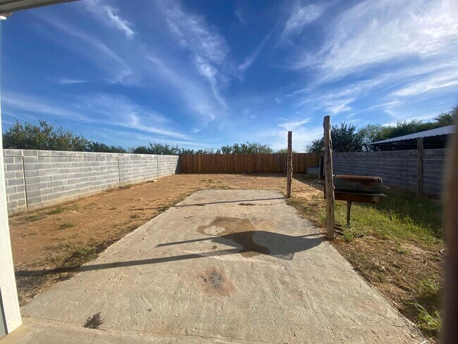 Building Photo - 1535 Port Texas Dr