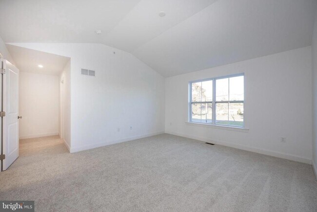 Building Photo - 28 Ironwood Dr