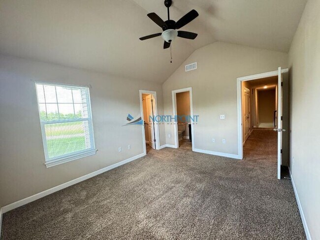 Building Photo - 815 Raven Court