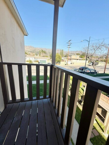 Building Photo - 1721 N Glenoaks Blvd