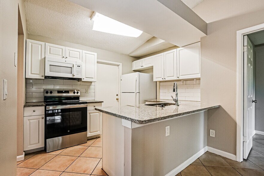 Building Photo - 8726 Gopher Ln