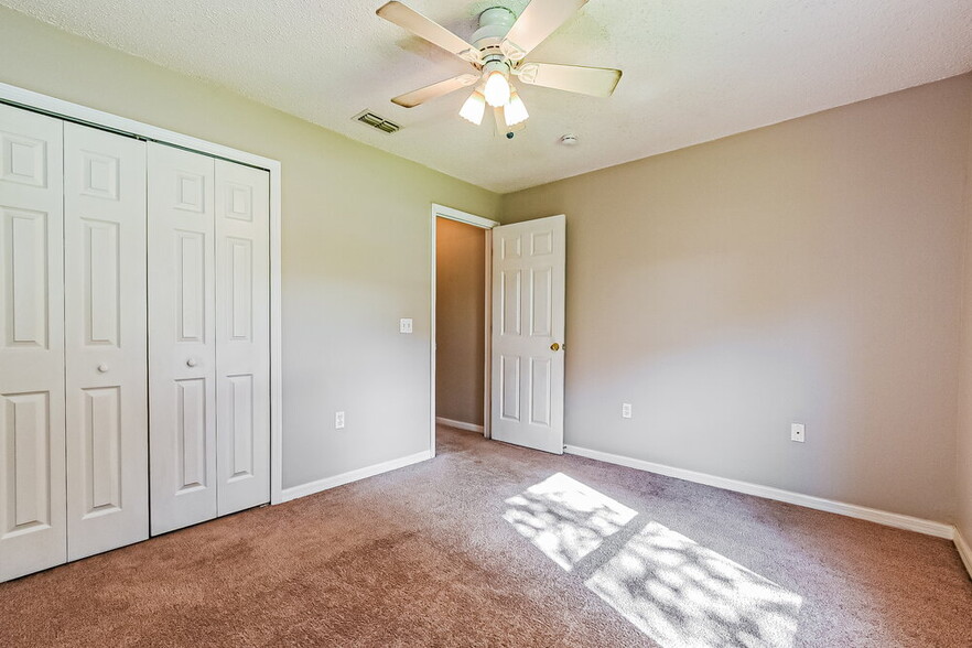 Building Photo - 1324 Montheath Cir