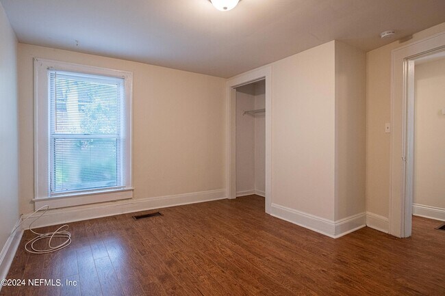 Building Photo - 4333 Longfellow St