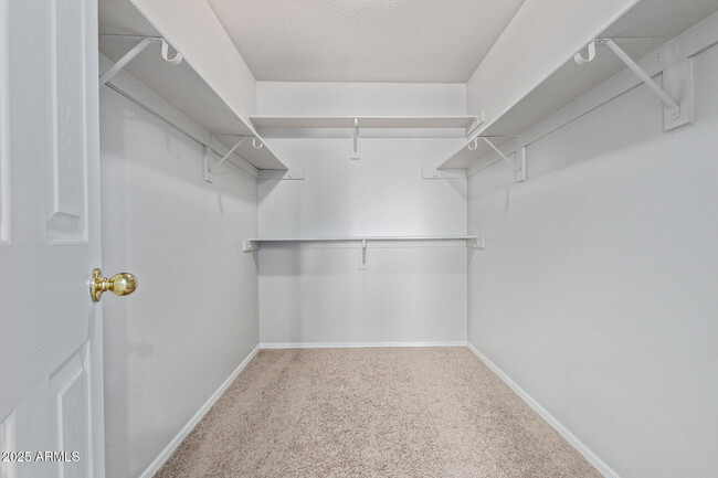 Building Photo - 10874 W Edgemont Ave
