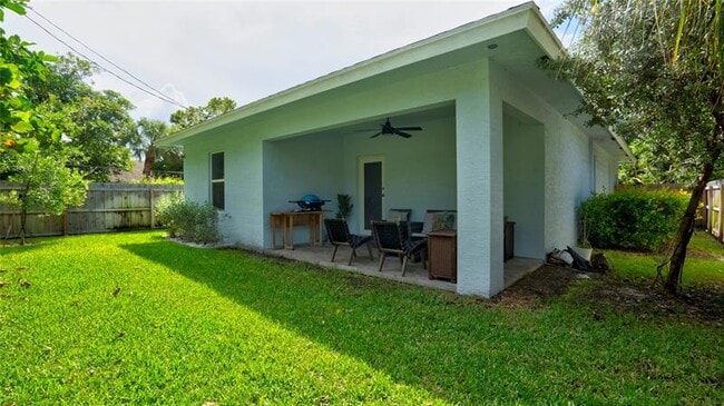 Building Photo - 627 47th St