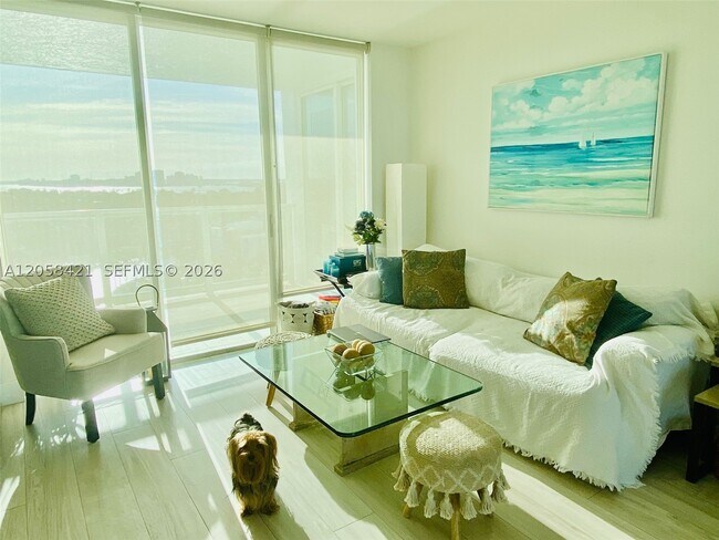 Building Photo - 5900 Collins Ave