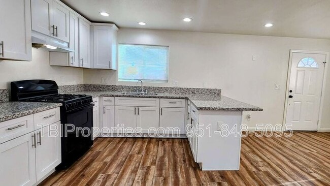 Building Photo - 156 E Marshall Blvd