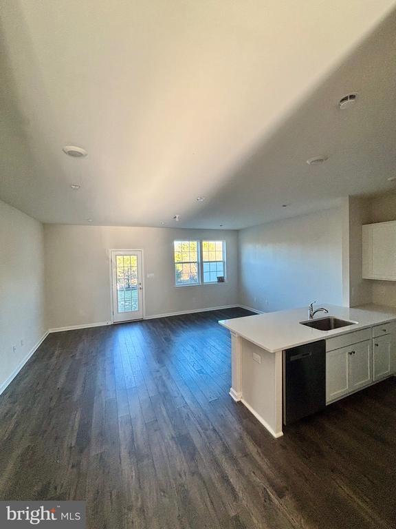Building Photo - 189 Mazzeo Dr