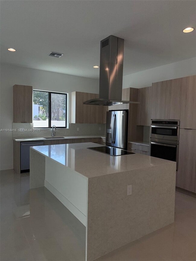 Building Photo - 1438 SW 23rd St