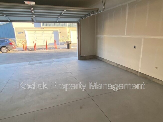 Building Photo - 1087 N 1840 W