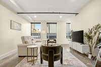 Building Photo - 309 S Boulder Ave