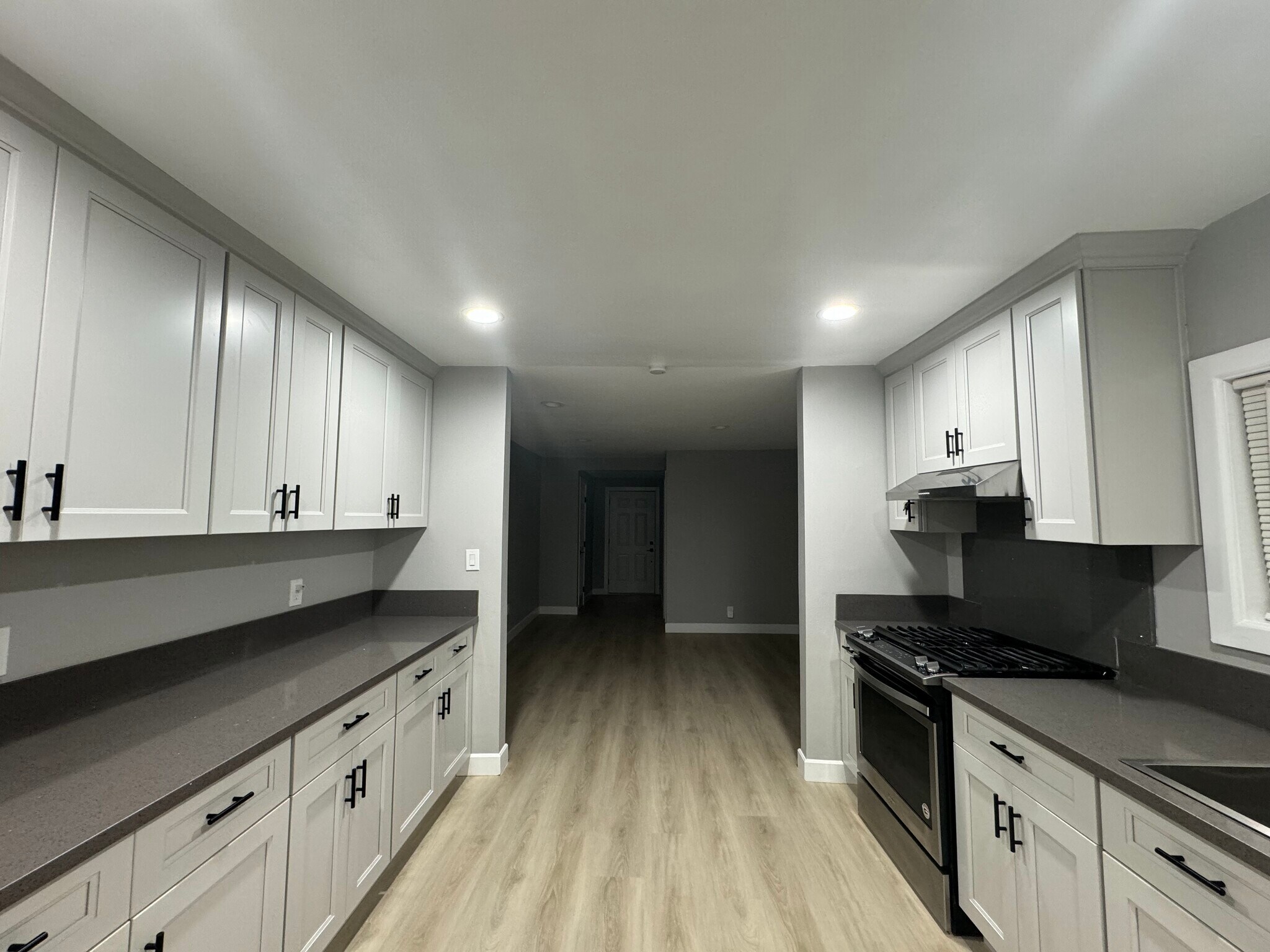 Building Photo - 6476 Orizaba Ave