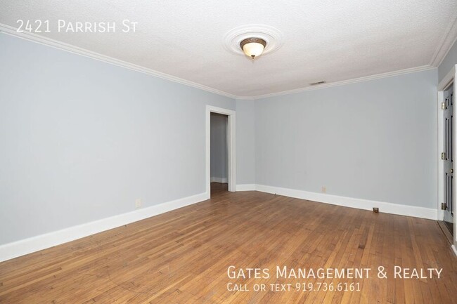 Building Photo - 2421 Parrish St