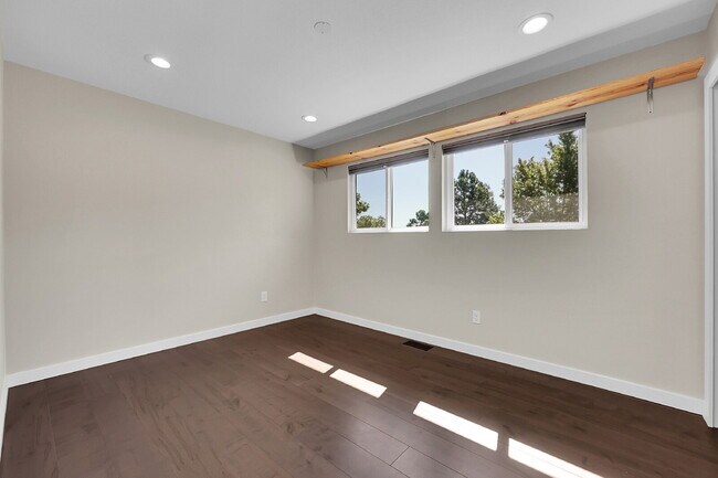 Building Photo - $3,750, 4-Bed, 3-Bath Updated Home in Mani...