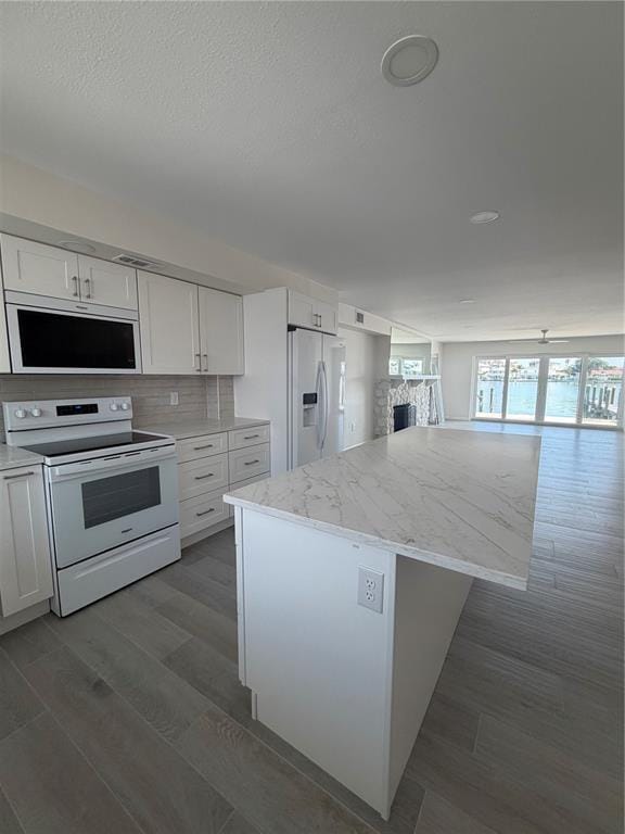 Building Photo - 716 Bayway Blvd