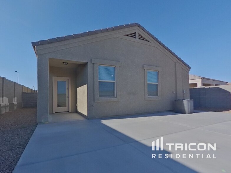Building Photo - 30960 W Amelia Ave