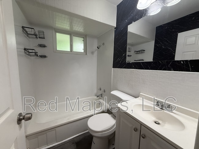Building Photo - 10877 Spring Garden Dr