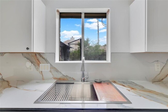 Building Photo - 21459 Park Timbers Ln