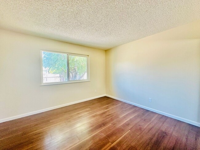 Building Photo - 505 Funston Dr