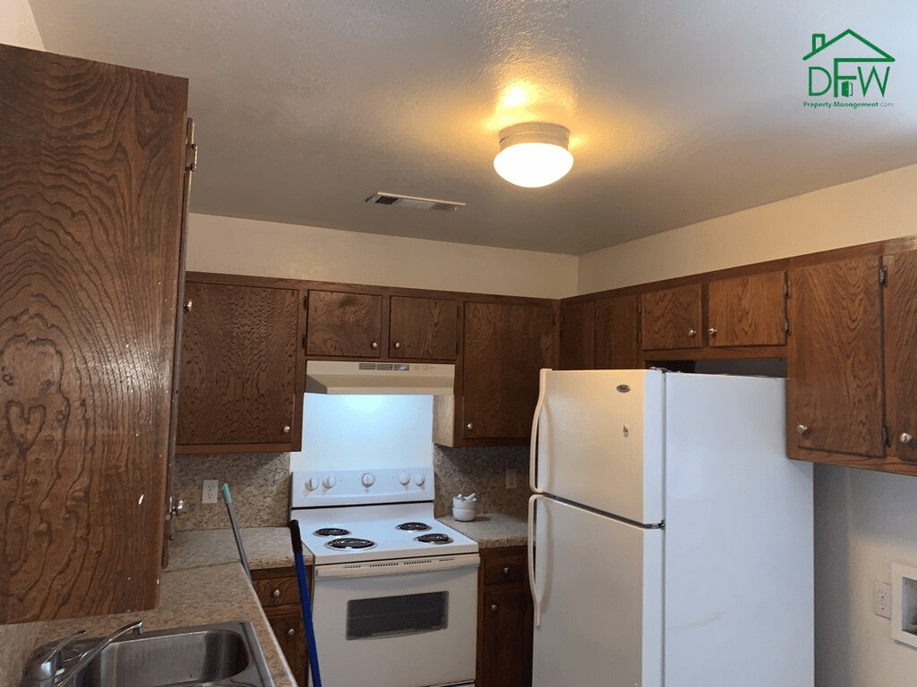 Building Photo - 807 W Walnut St