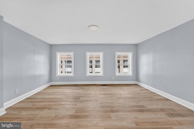 Building Photo - 11 N Willow St