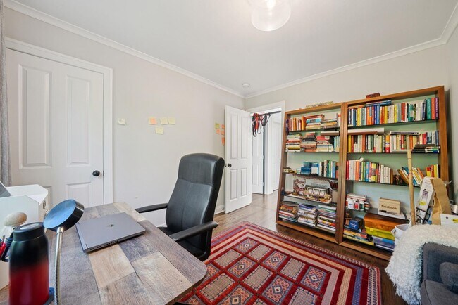 Building Photo - Beautifully Appointed 7-Bedroom Home with Lush Garden Setting in Palo Alto