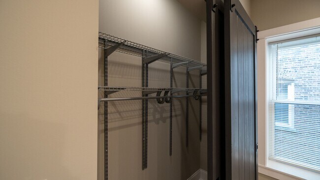 Building Photo - Newly Rehabbed 3-bedroom, 2-bath Gem with In-Unit Washer/Dryer! Discover Uptown Living.